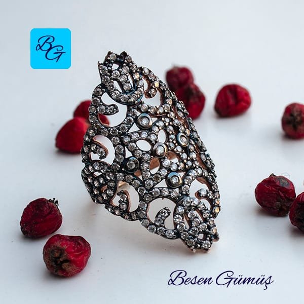 Tulip Motif Marquise Ring