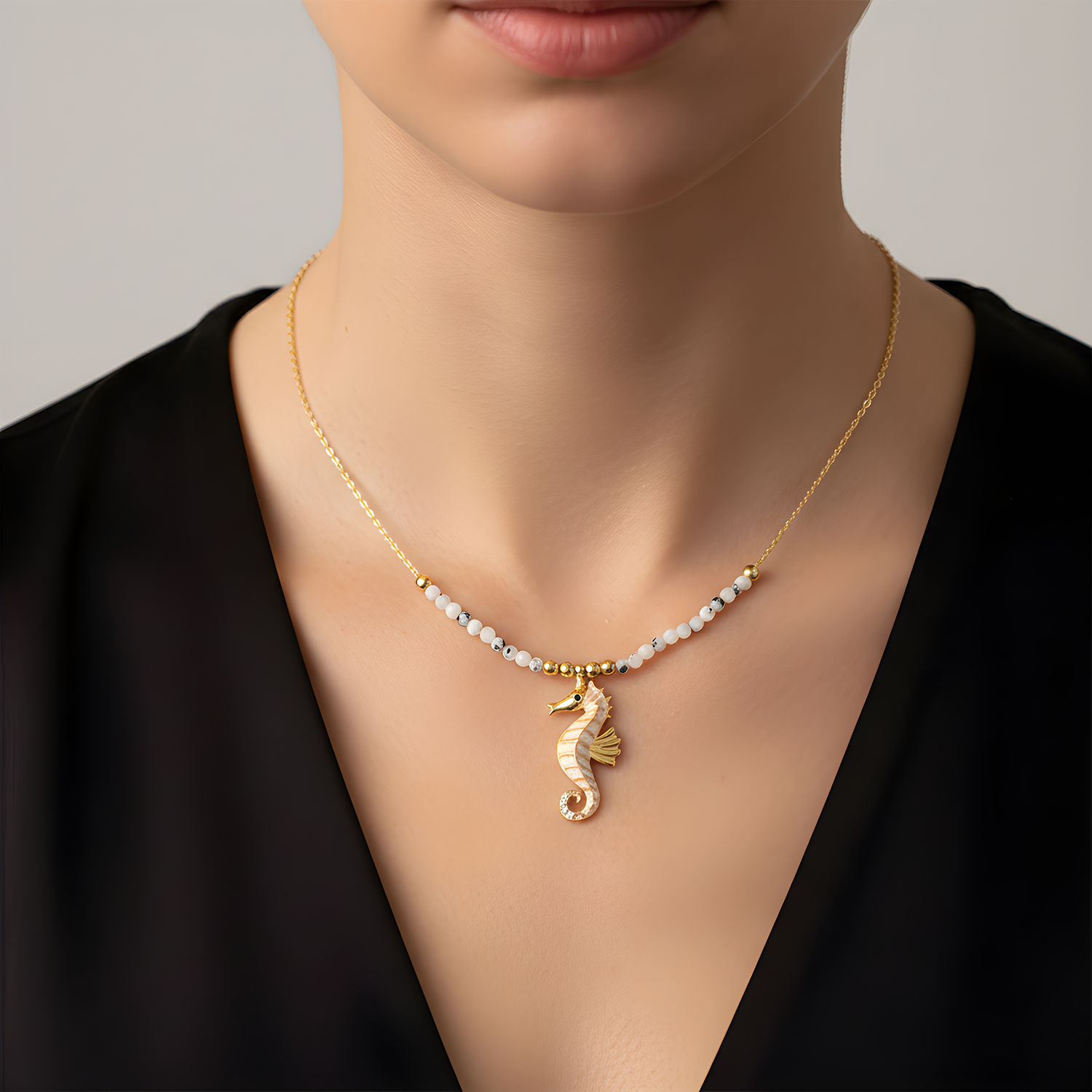 Rutil Kuvars Taşlı Mine Detaylı Deniz Atı Kolye – 925 Ayar Gümüş Altın Kaplama - Görsel 2