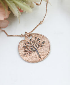 Hayat ağacı kolye yakın çekim detay