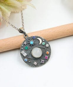 Aytaşı kolye yakın çekim